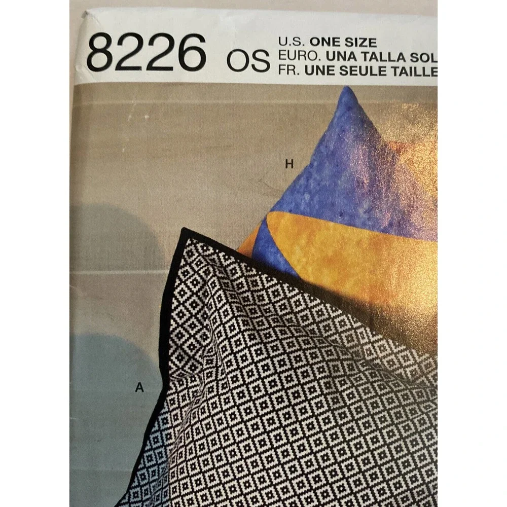 Simplicity 8226 Uncut Easy Pillows.‎ Home Decorating Pattern. 8 Choices.